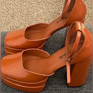 Women’s platform shoes